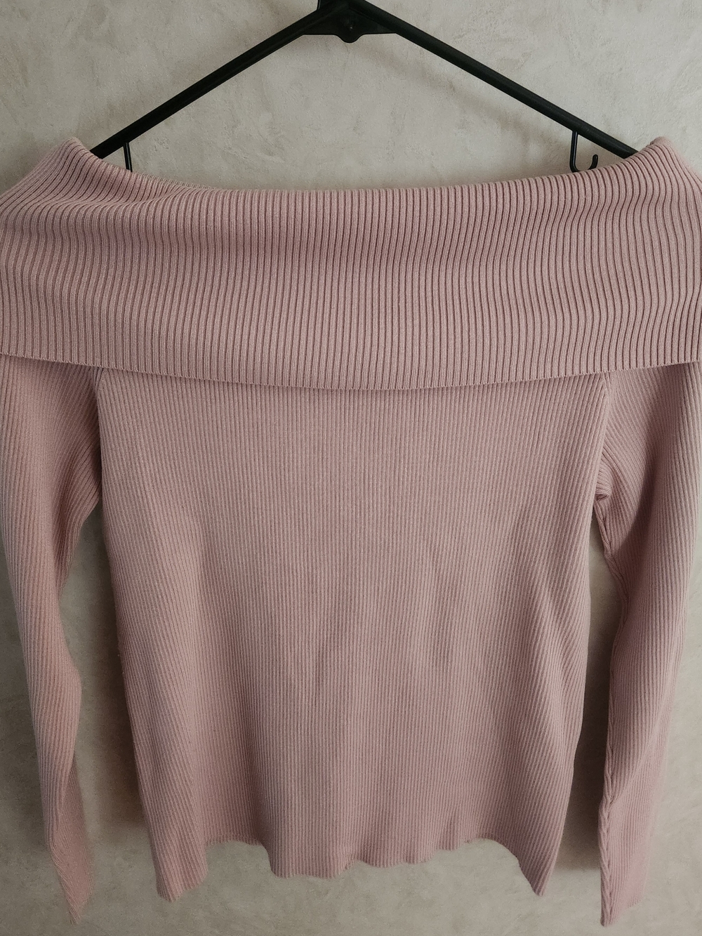 H&M Ribbed Off-the-Shoulder Sweater in Light Pink